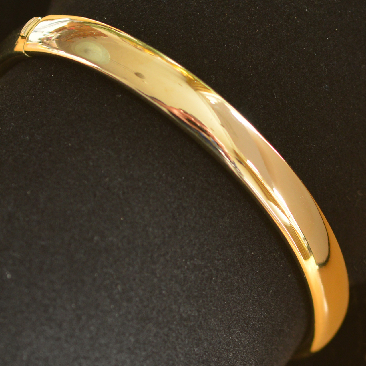 Plain solid gold bangle sales