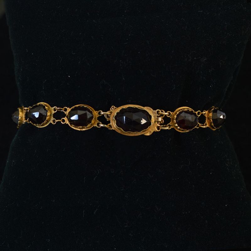 Vintage best sale garnet bracelet
