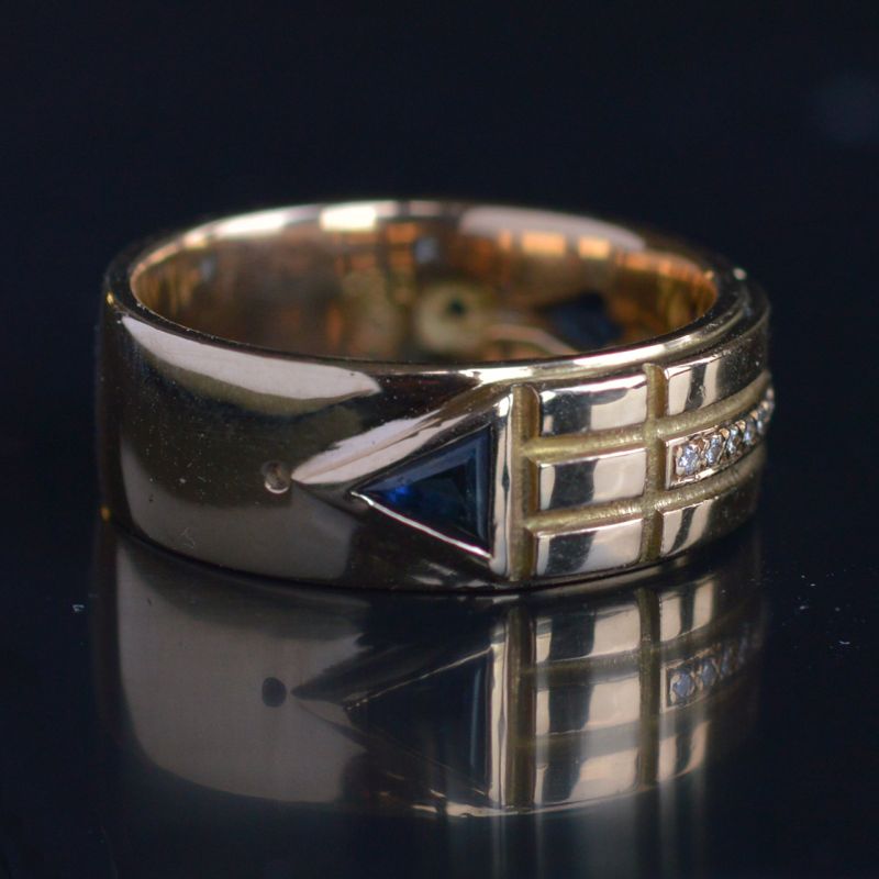 Gold Diamond and Sapphire Atlantis ring Rocks and Clocks