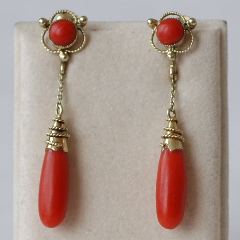 antique-coral-earrings