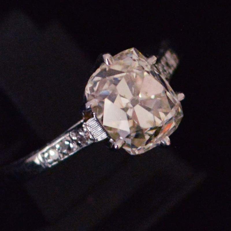 Si2 i deals color diamond