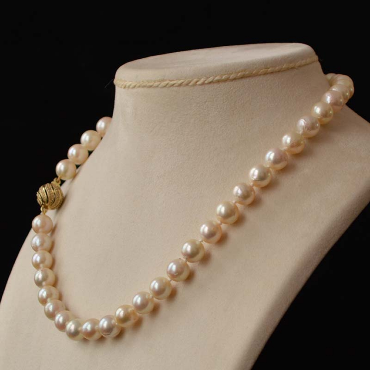 Akoya pearl necklace - Rocks and Clocks