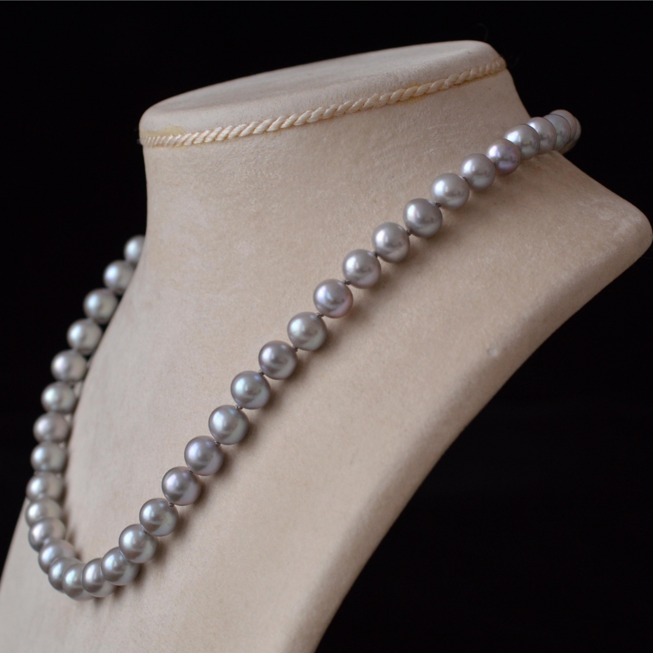 grey pearl necklace