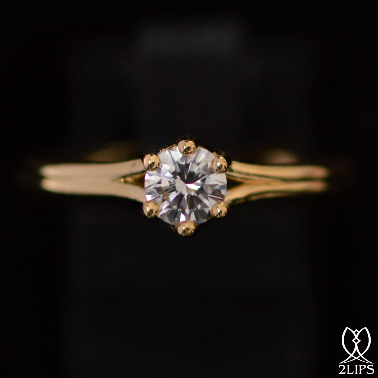 0.33 ct VS1 F diamond 2LIPS ring - Rocks Clocks