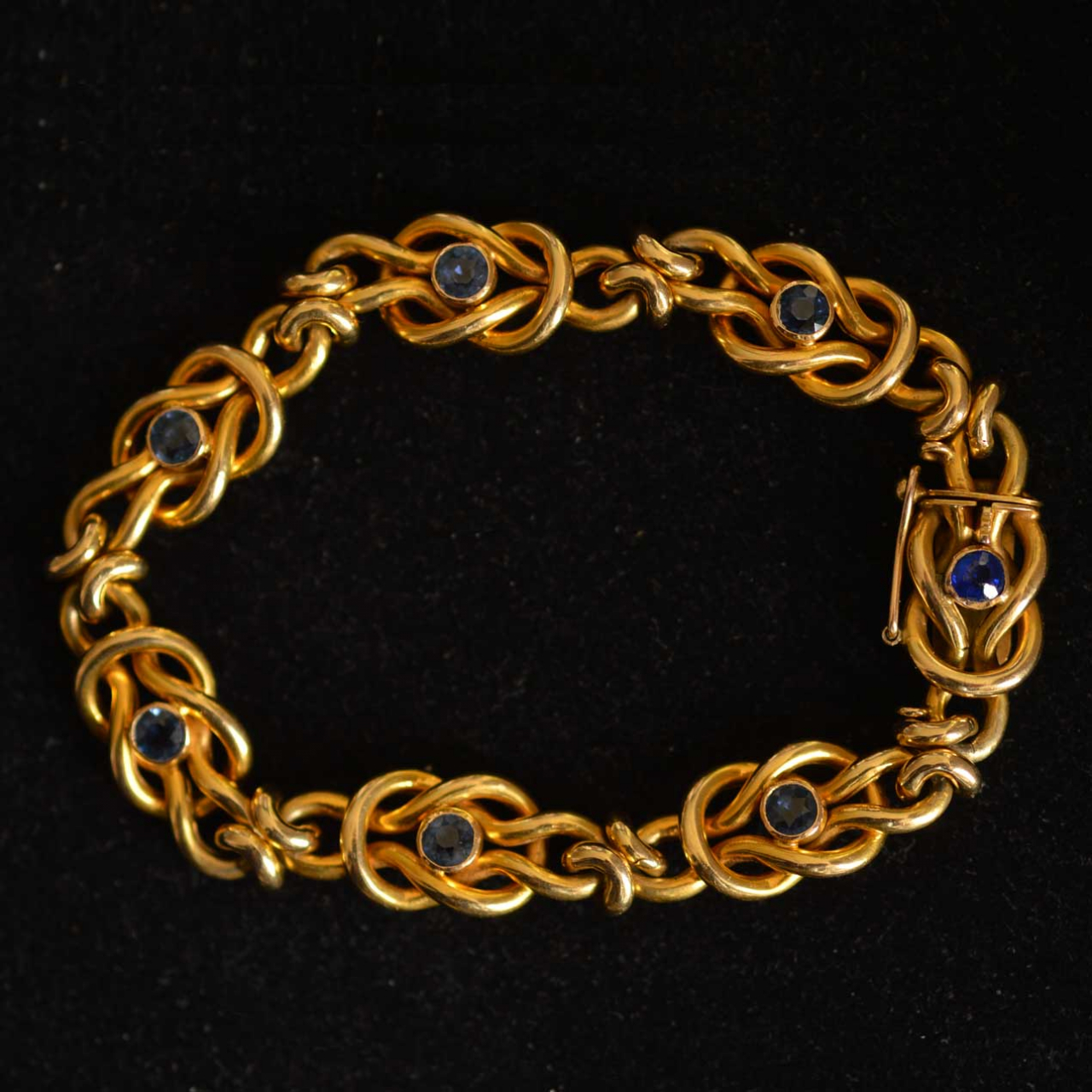 Antique gold hotsell chain bracelet