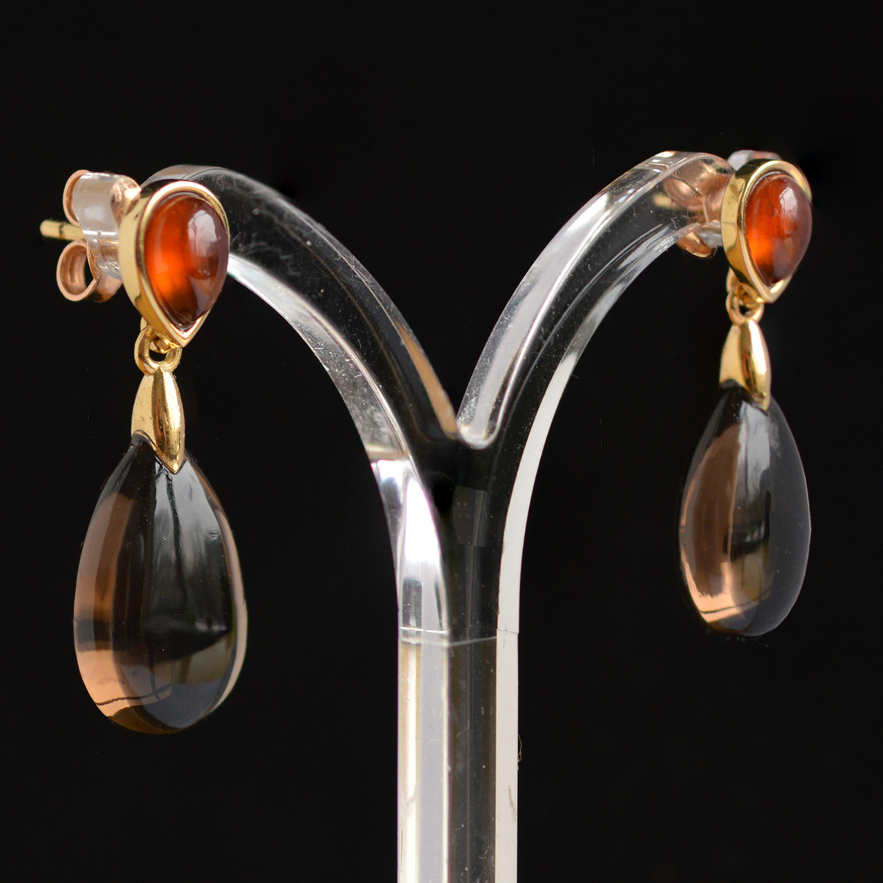 18k-gold-2lips-colours-smoky-quartz-mandarin-garnet-earrings-design-david-aardewerk