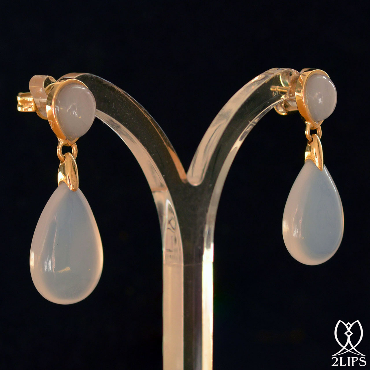 18k-gold-2lips-colours-blue-chalcedony-earrings-design-david-aardewerk