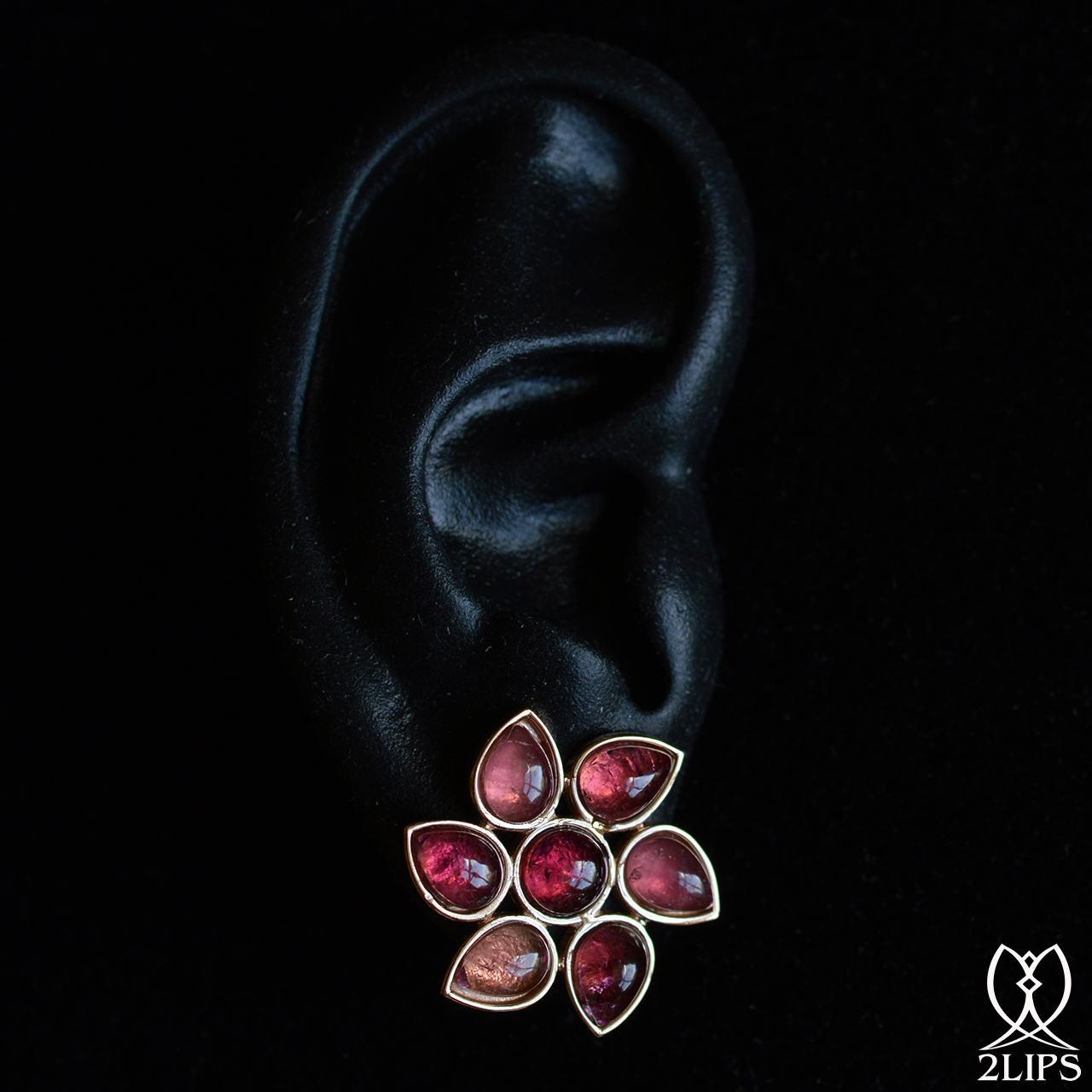2lips-tulip-keukenhof-flower-earstuds-earrings-dutch-design-multi-colour-tourmaline-rubellite-tourmaline-david-aardewerk-18k-gol