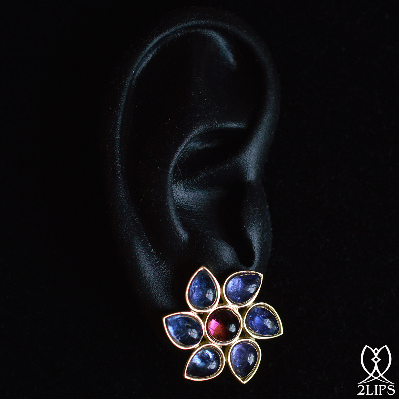 2lips-tulip-keukenhof-flower-earstuds-earrings-dutch-design-tanzanite-rubellite-tourmaline-david-aardewerk-18k-gold