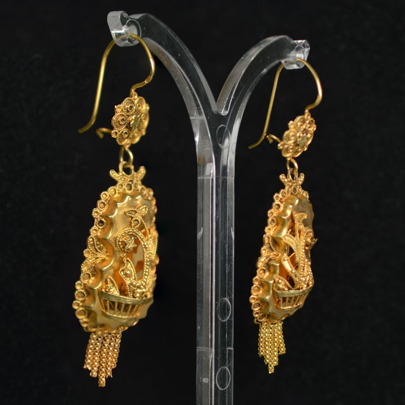 yellow-gold-antique-dutch-gold-ear-pendants-1860