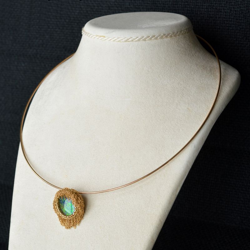 opal-gold-pendant-maja-houtman-dutch-design