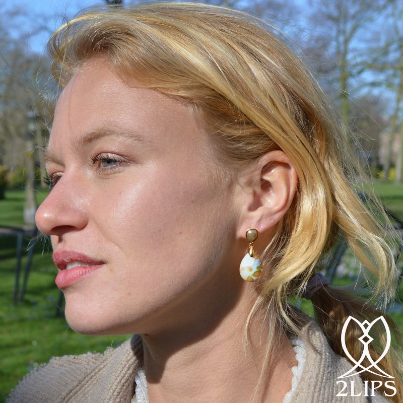 18k-gold-2lips-colours-diamond-jasper-earrings-design-david-aardewerk