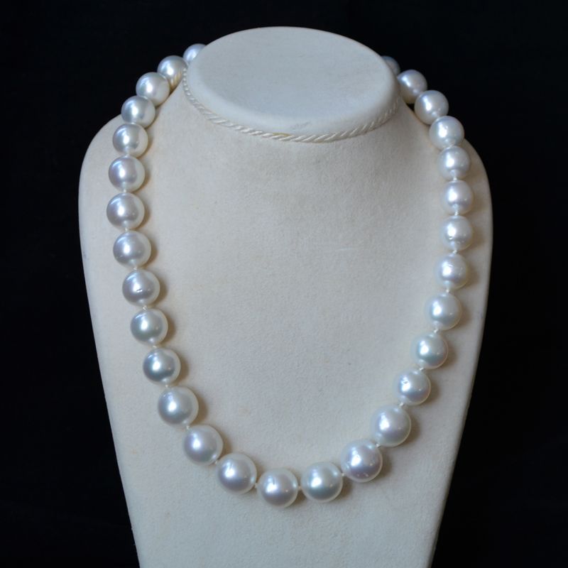 akoya-pearl-necklace