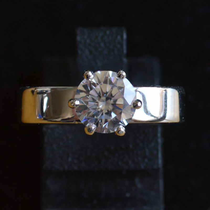 white-gold-18k-2-ct-wideband-engagement-ring-ducth-design-david-aardewerk