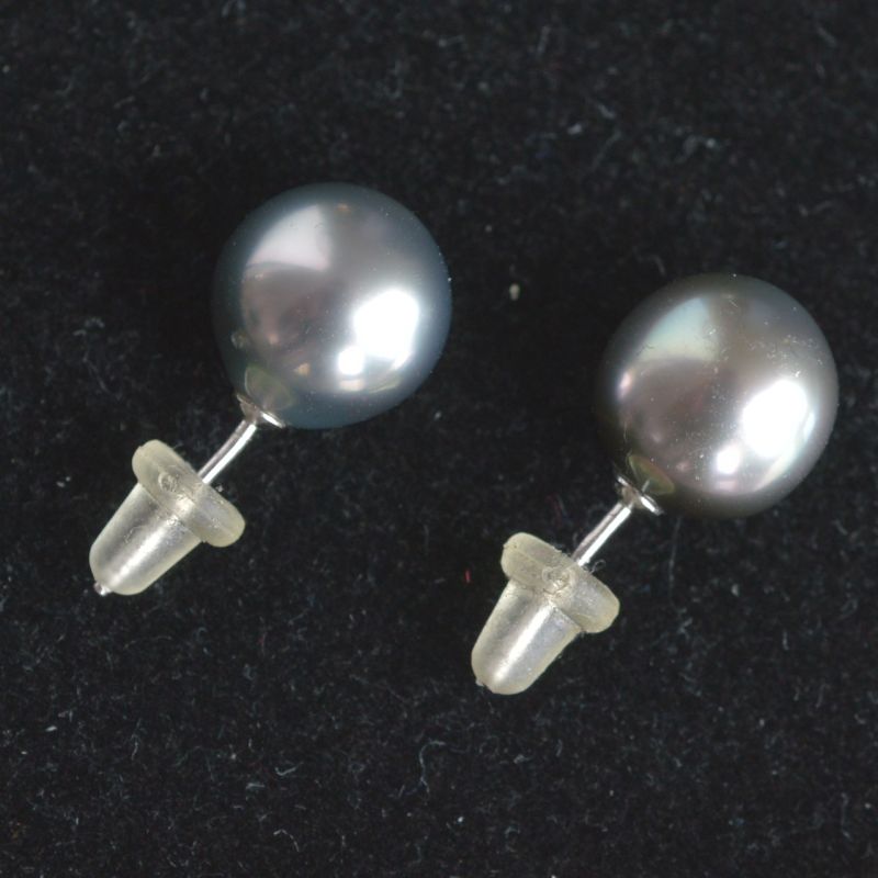 9-mm-light-grey-thahity-pearl-and-14-carat-gold-stud-earrings