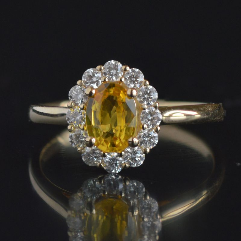 entourage-ring-yellow-gold-oval-yellow-sapphire-diamonds-cluster-engagement-ring-conflict-free-lady-di
