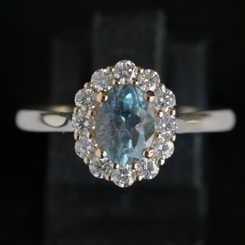 entourage-ring-yellow-gold-oval-aquamarine-diamonds-cluster-engagement-ring-conflict-free-lady-di