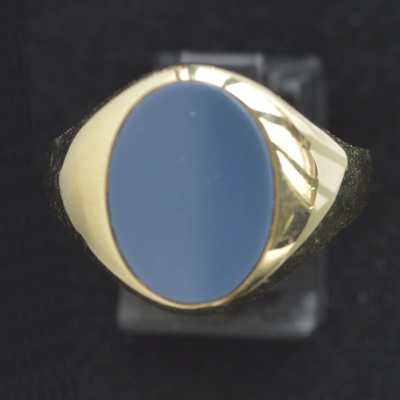 signet-ring-a-blue-sardonyx-stone-solid-14-carat-yellow-gold