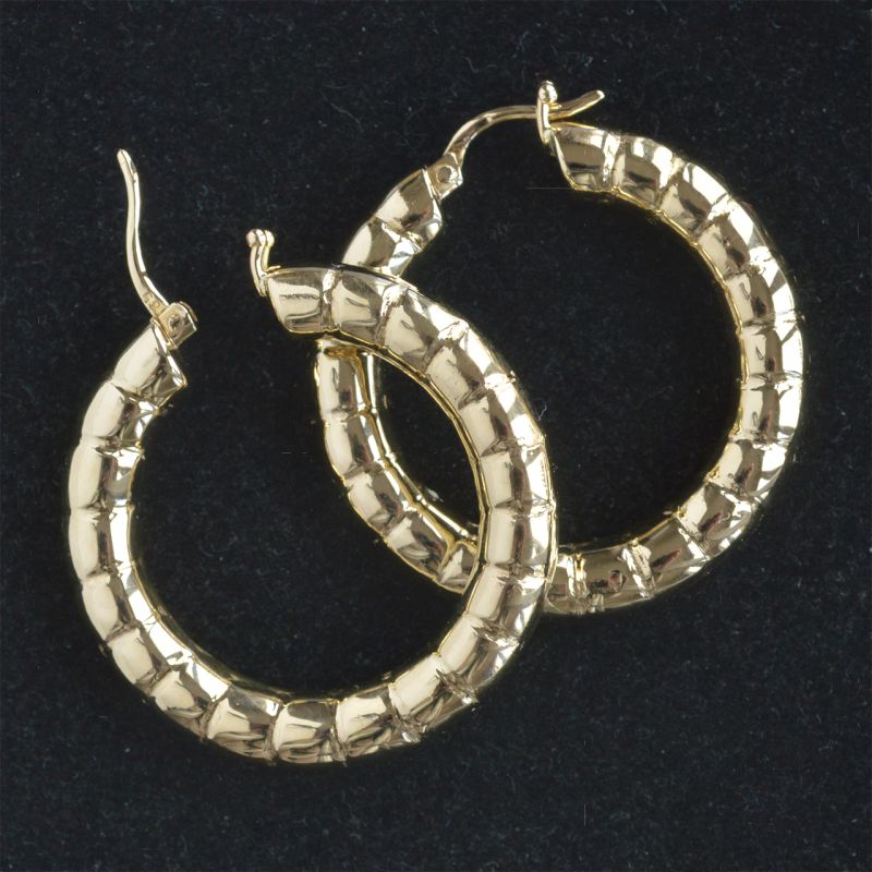 impresive-high-gloss-set-of-14-carat-yellow-gold-creoles-diameter-of-35-mm-and-a-width-of-5-5-mm