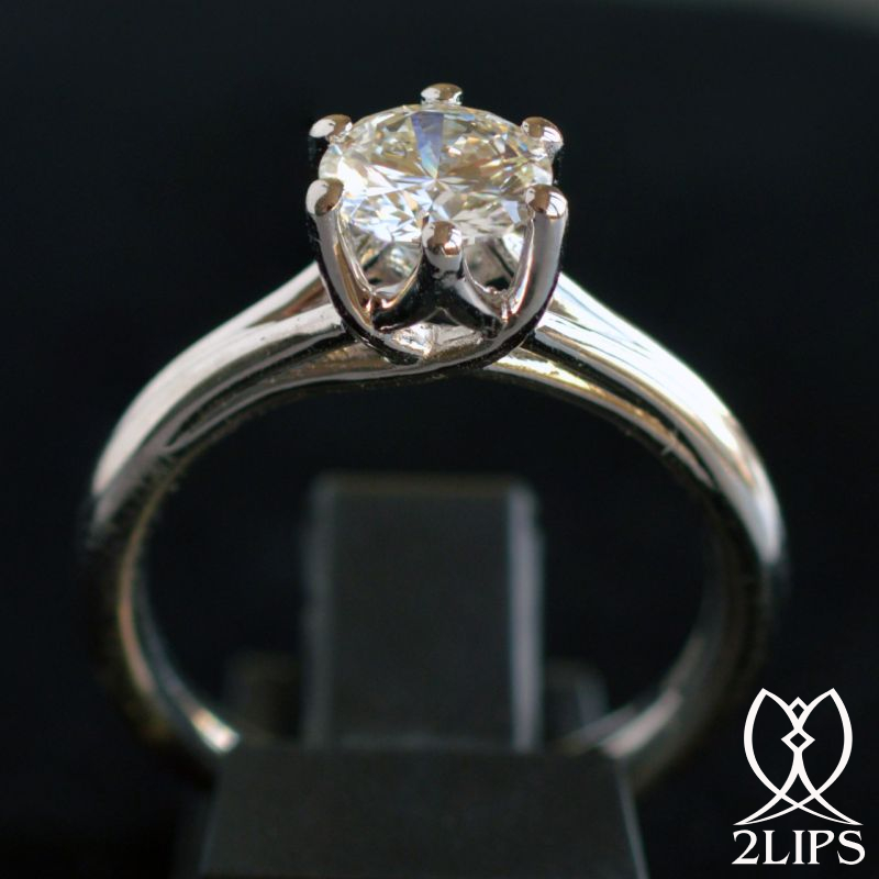 2lips-vs2-1-05-ct-g-colour-solitair-natural-hrd-certified-solitaire-diamond-the-most-beautiful-engagement-ring
