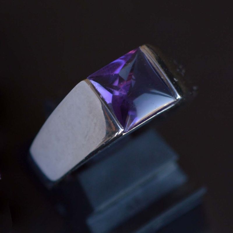 18k-white-gold-amathist-tank-ring