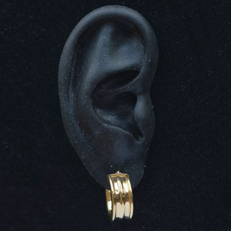 18-carat-gold-huggie-hoop-earrings-7-mm-width-diameter-17-mm