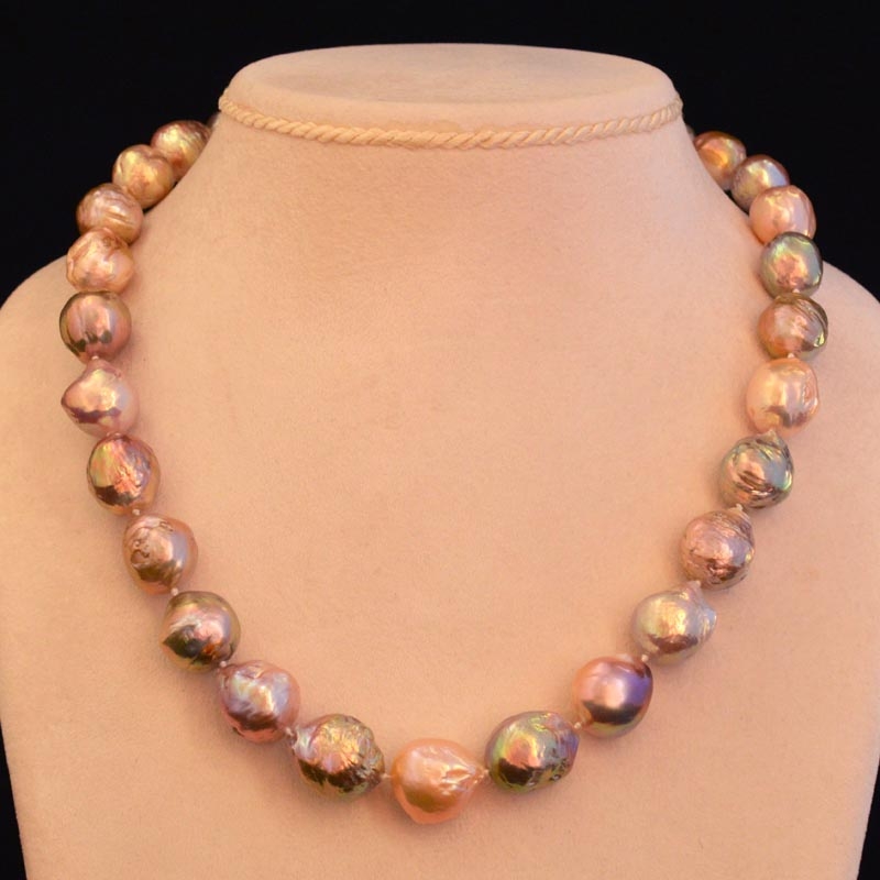 golden-pearl-necklace