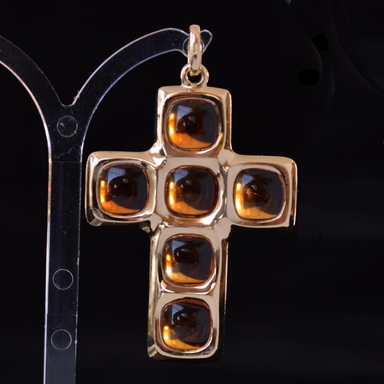 pomellato-citrine-cross-pendant