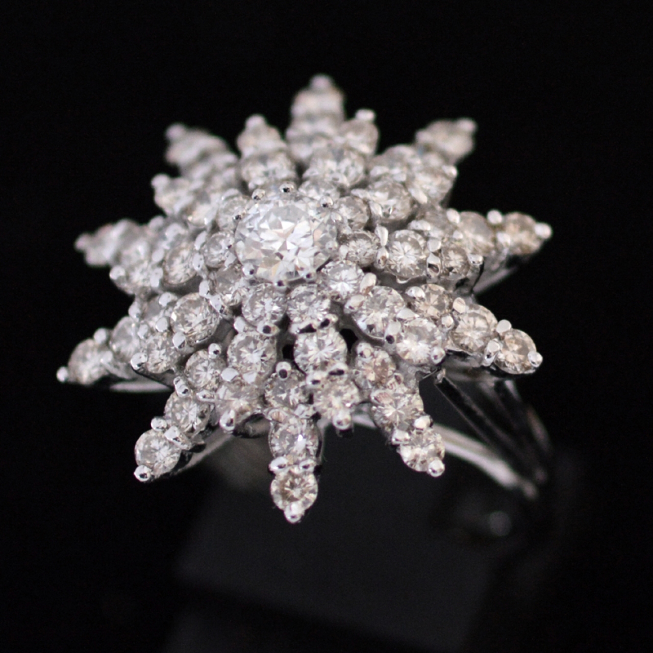 2-7-ct-diamond-white-gold-star-shaped-cluster-ring