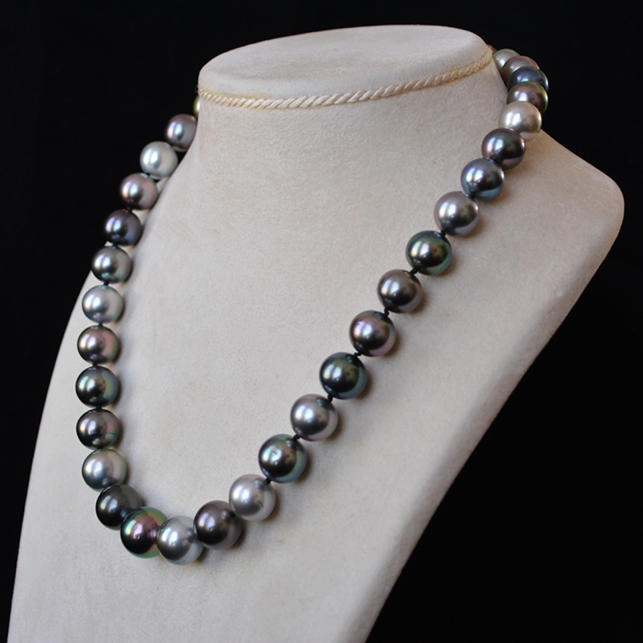 Tahitian Pearls Necklace Rocks And Clocks