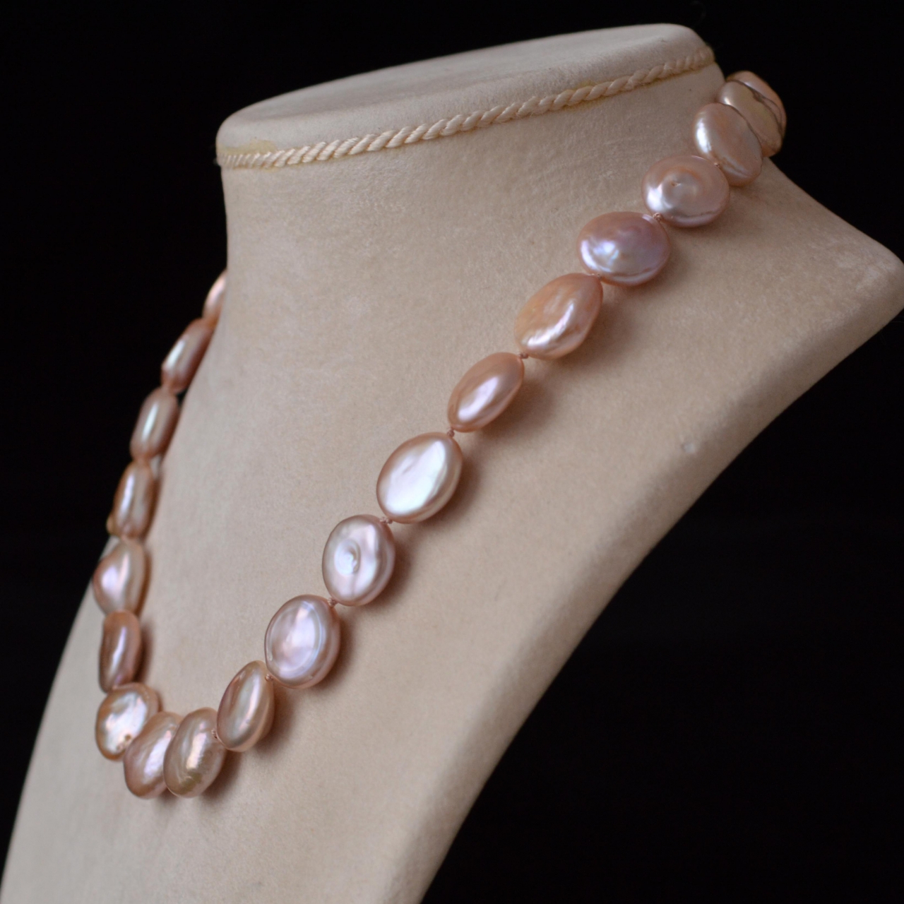 freshwater-lavender-pink-coin-pearl-necklace