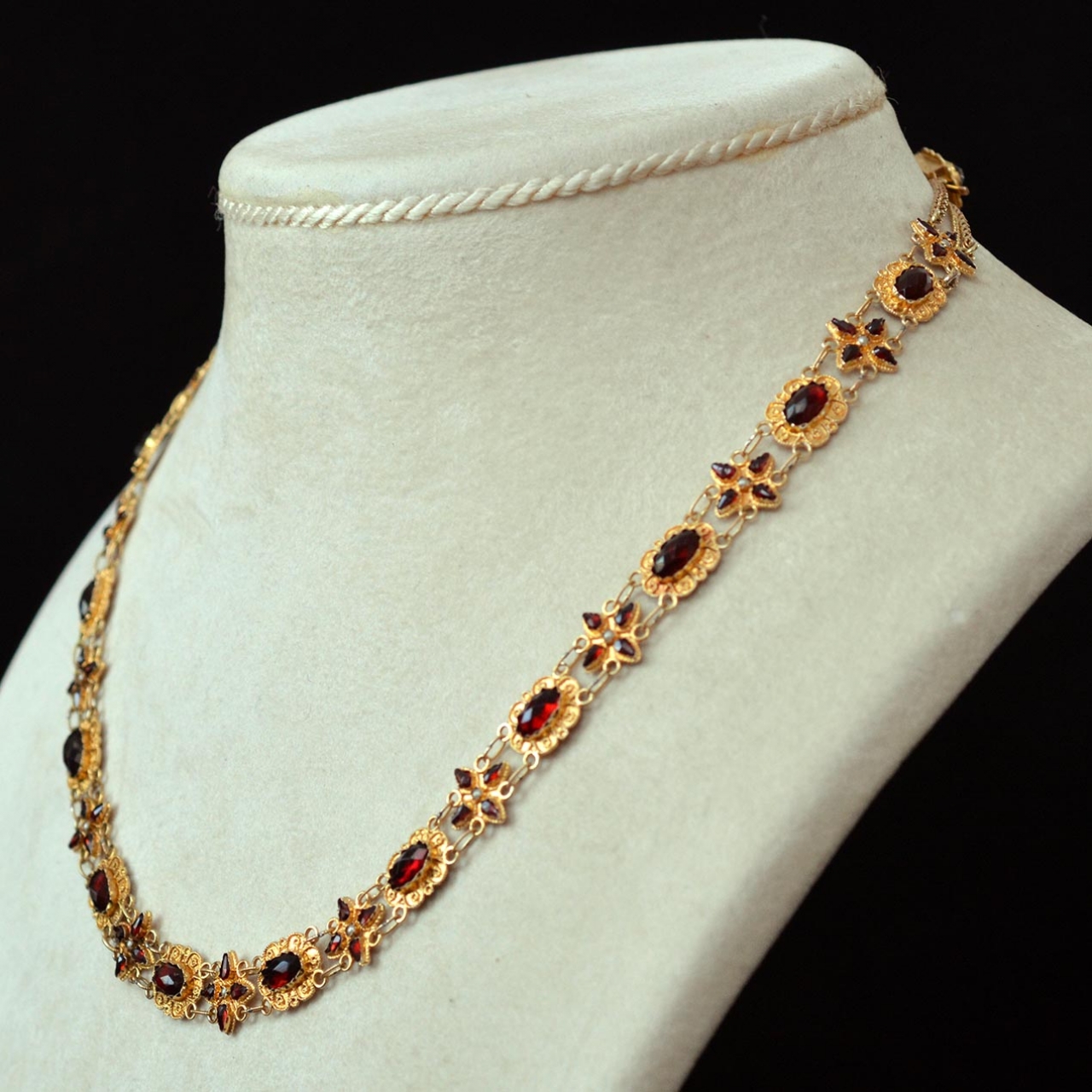 antique-garnet-pearl-gold-filigree-necklace