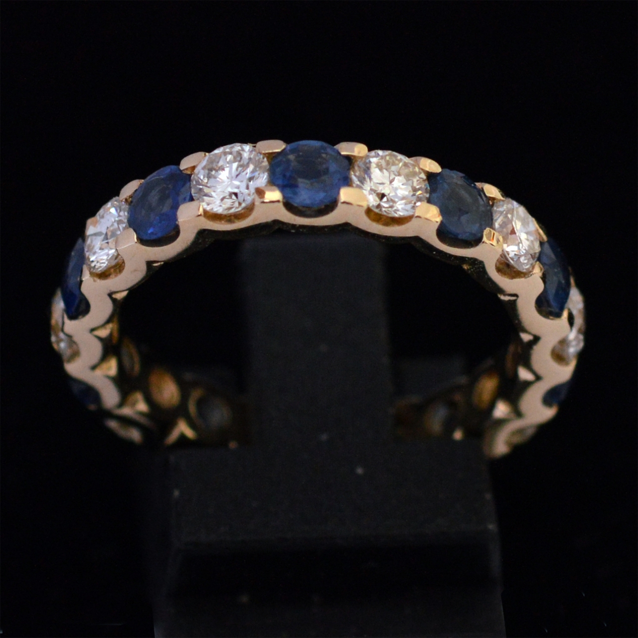 brilliant-diamond-blue-natural-sapphire-eternity-ring