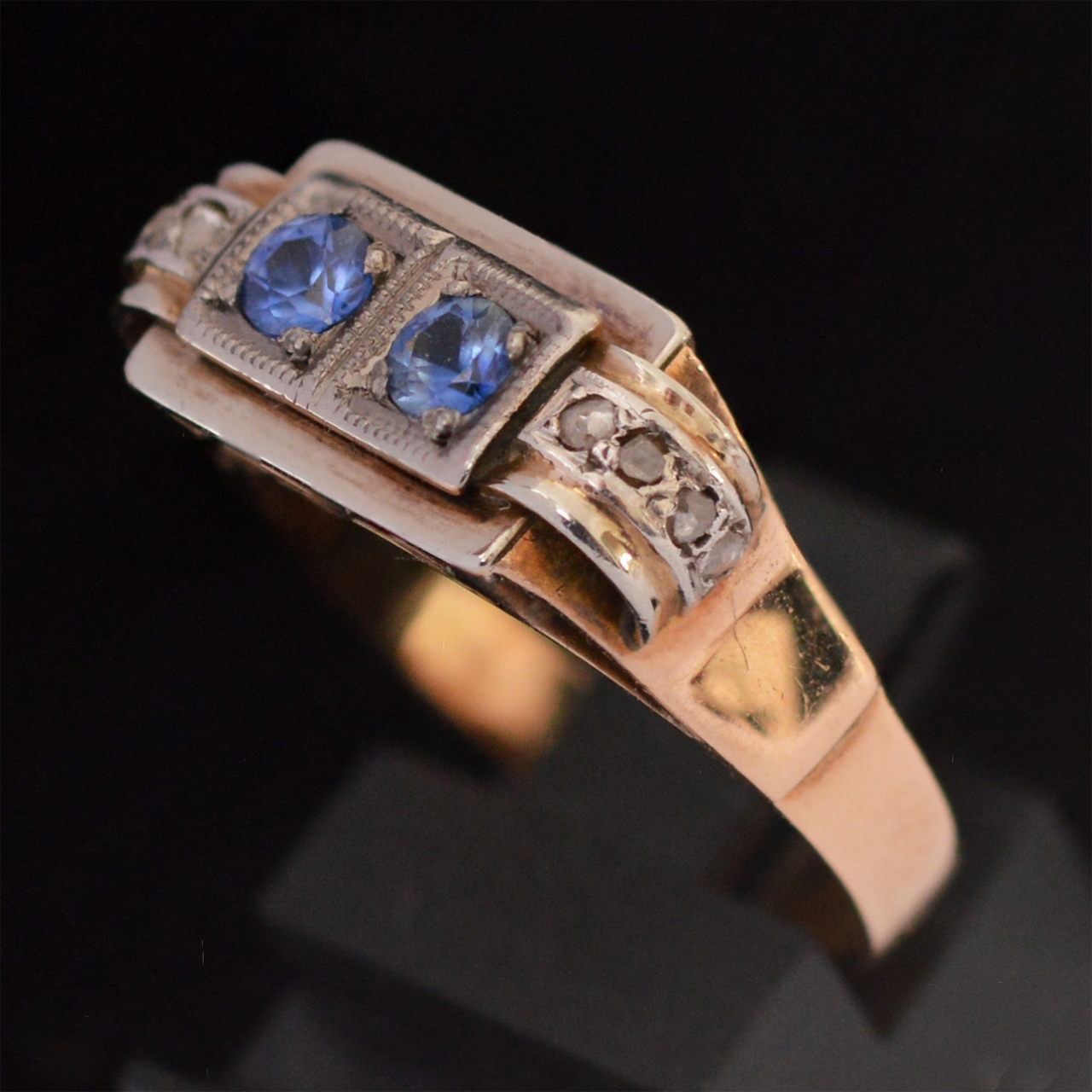 1940-s-pink-gold-platinum-retro-ring-natural-sapphires