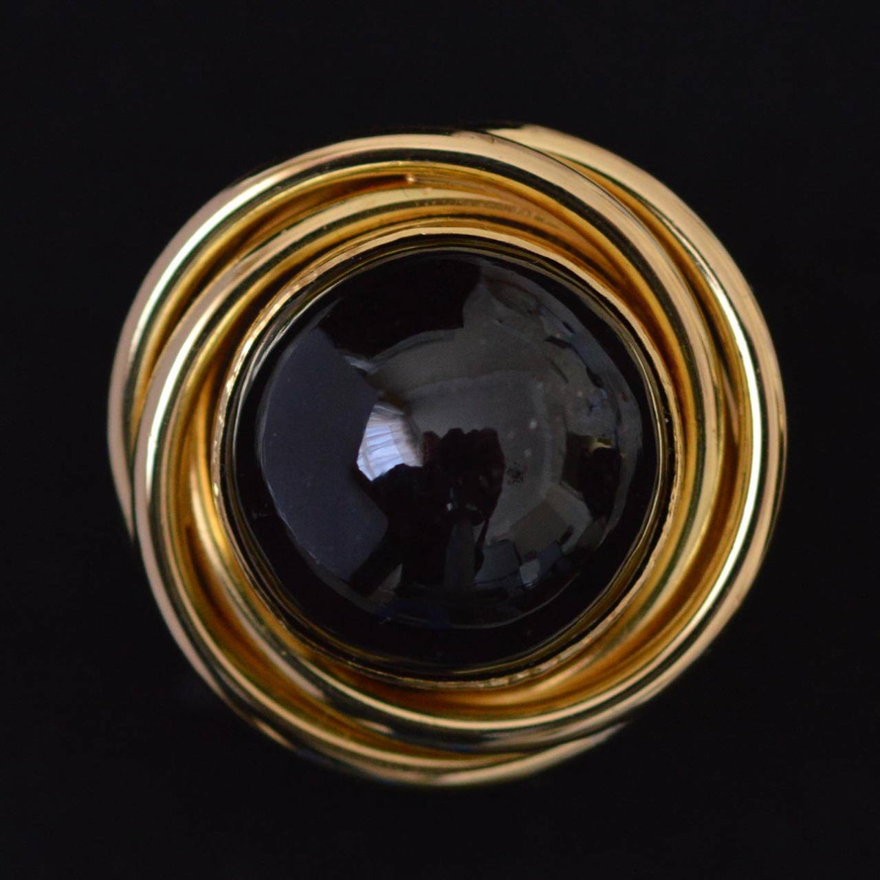 seventies-chunky-gold-14k-large-garnet-ring