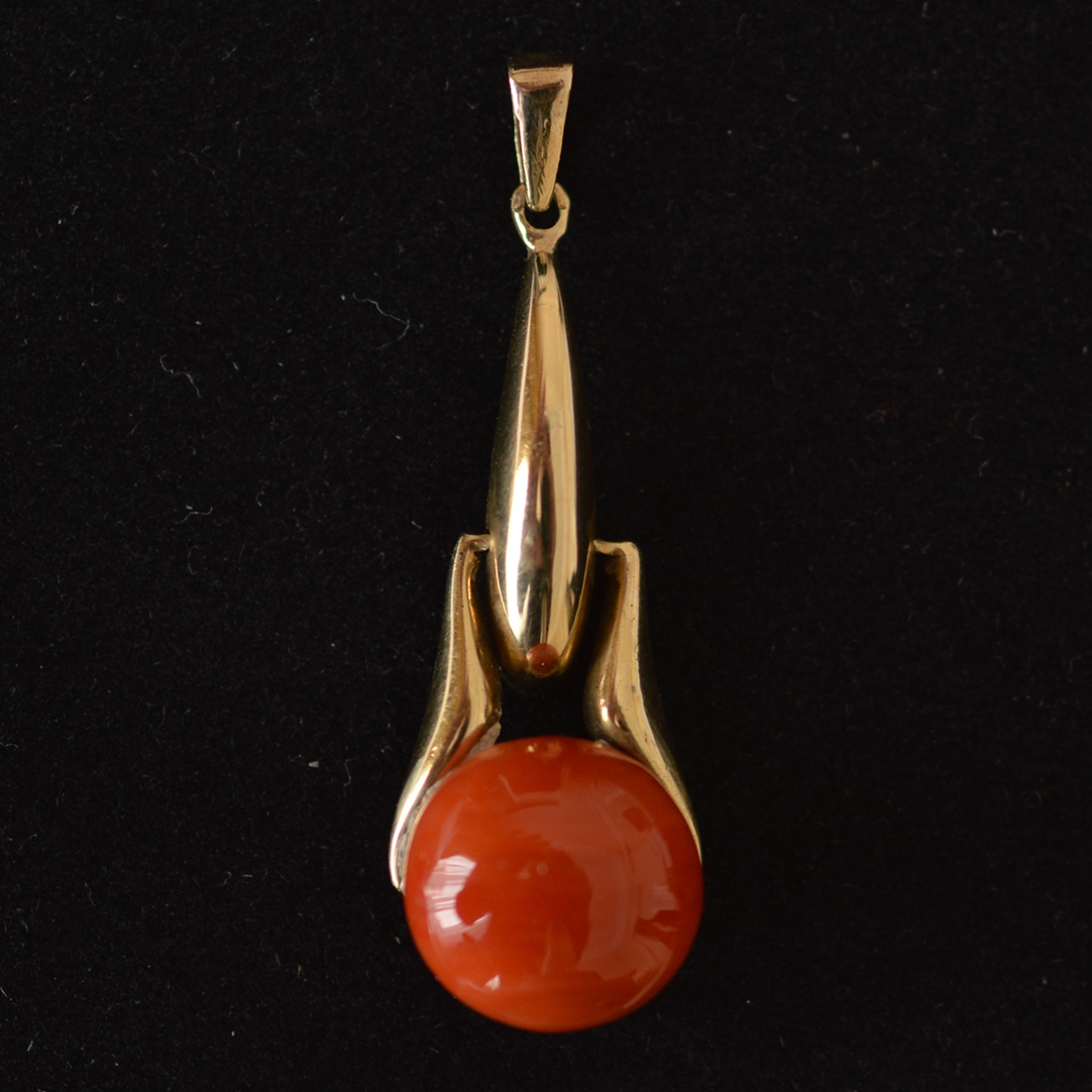 amsterdamse-school-antique-gold-coral-pendant