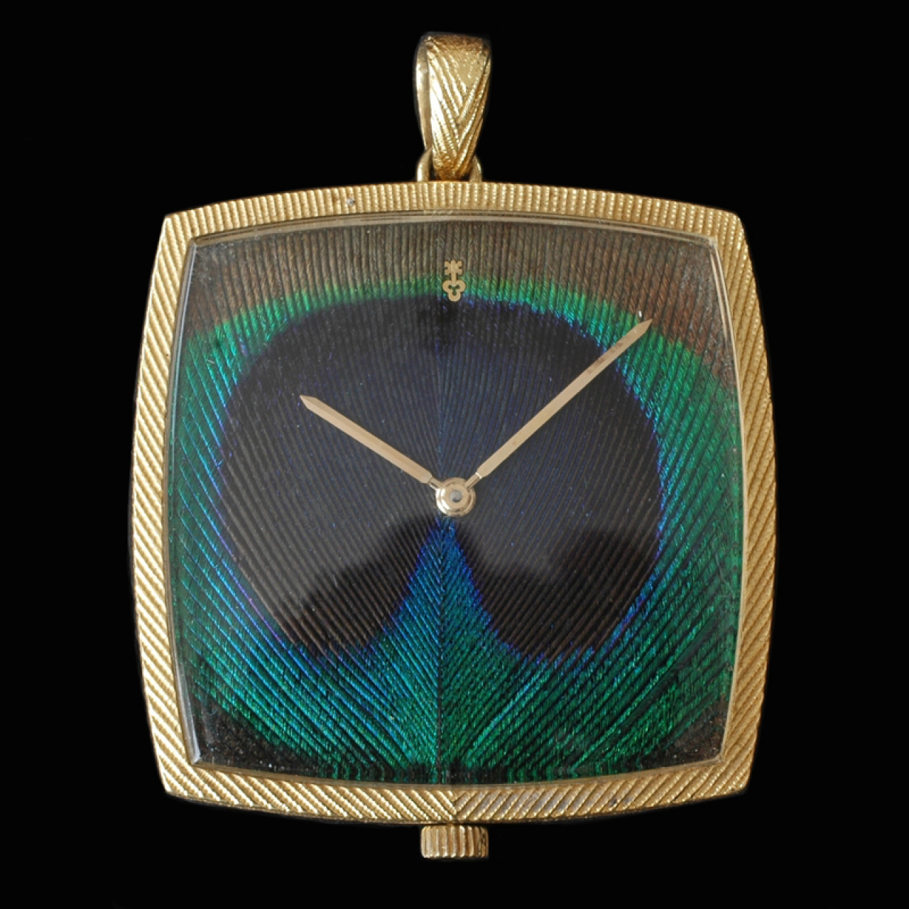 corum-pendant-watch