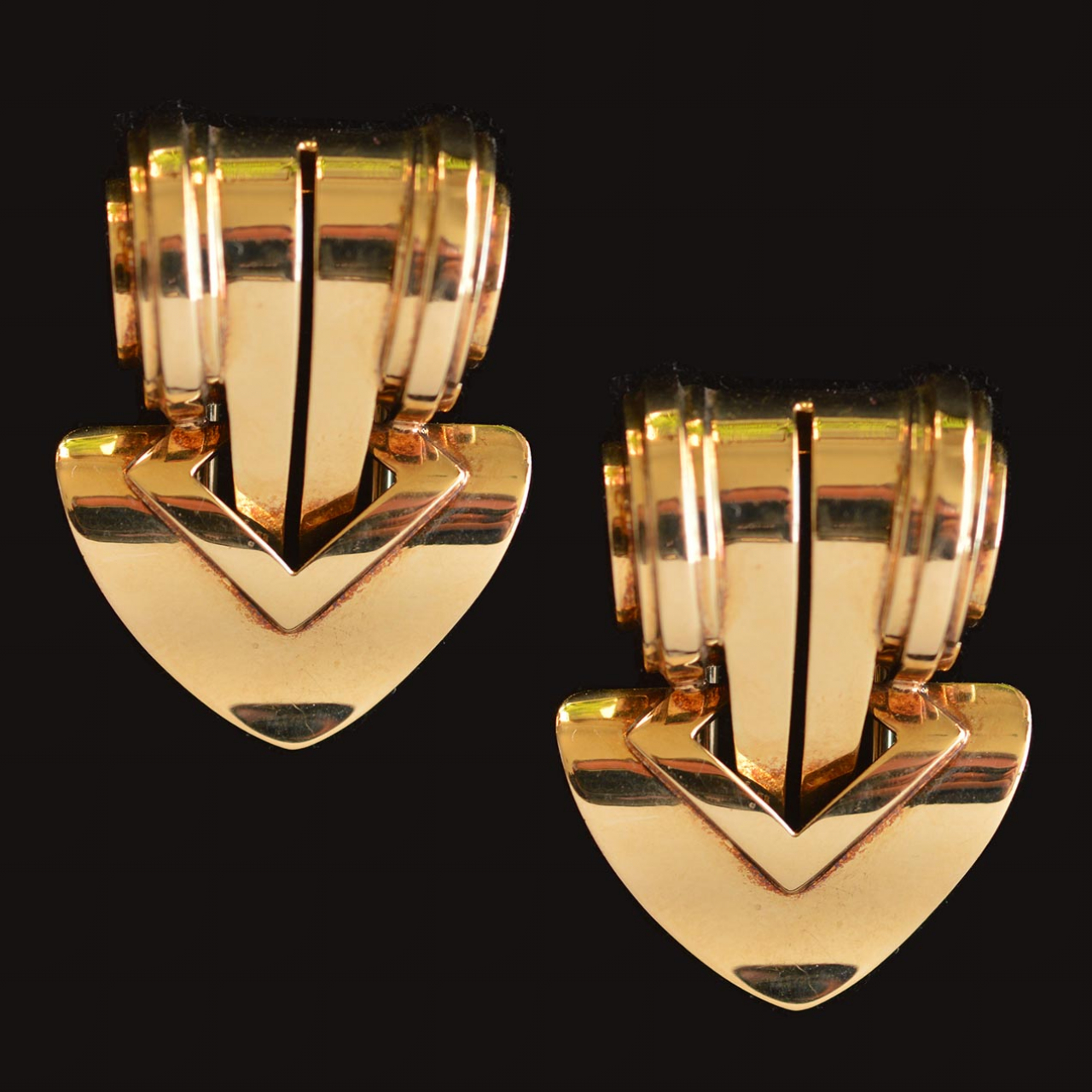 set-of-yellow-gold-clip-brooches-cartier-van-cleef-arpels-raymond-yard-art-deco-retro