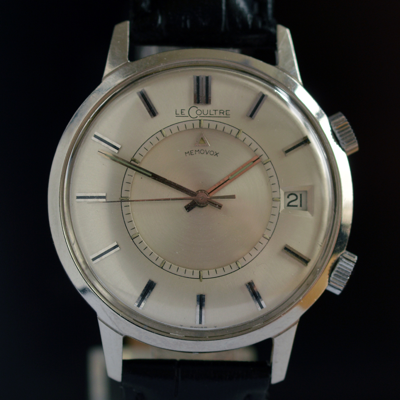 37-mm-lecoultre-memovox-1950s-cal-k911