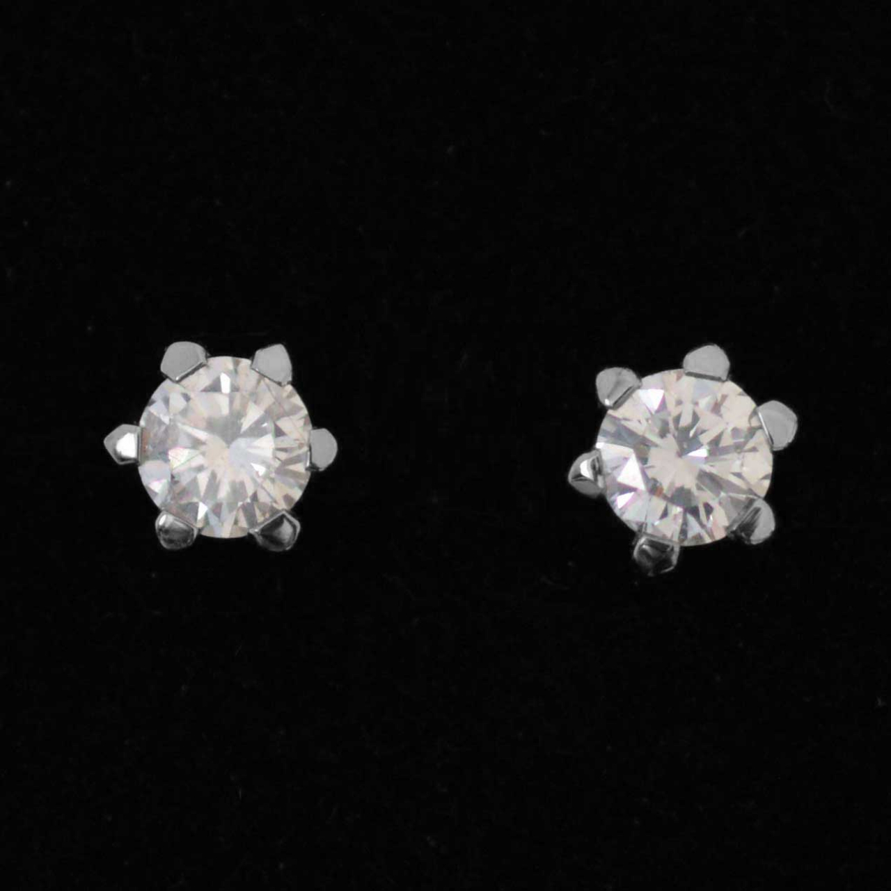 0-5-ct-natural-diamond-earstuds