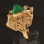 22k-gold-colonial-green-agate-pagoda-ring
