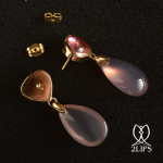 18k-gold-2lips-colours-blueish-pink-natural-undyed-agates-pink-rubellite-tourmalines-earrings-earpendants-design-david-aardewerk