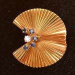 18k-gold-diamond-sapphire-retro-style-brooch-1940s