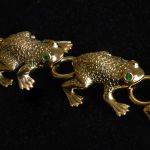 frogs-marching-frog-bracelet-18k-yellow-gold-italian-emerald-1980s