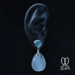 18k-gold-aquamarine-neon-blue-tourmalines-2lips-earrings-earpendants-dutch-design-david-aardewerk