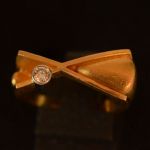 18k-gold-diamond-lapponia-smooth-operator-ring-211180