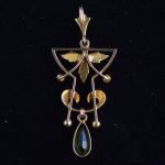 art-nouveau-15-ct-gold-peridot-and-pearl-pendant