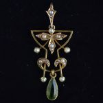 art-nouveau-15-ct-gold-peridot-and-pearl-pendant