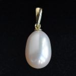 drop-shaped-freshwater-pearl-pendant-15-x-10-mm-creamy-white-14k-gold