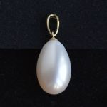 drop-shaped-freshwater-pearl-pendant-17-x-10-mm-creamy-white-14k-gold